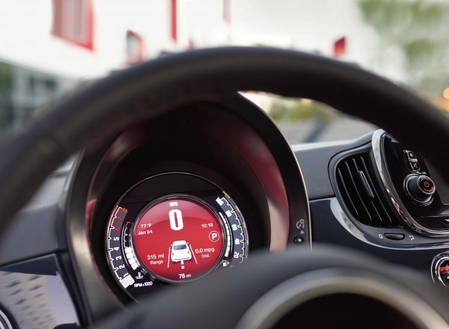 Панель приборов Fiat 500 (FF) 2018 года  (NA) (фото 2 из 8)